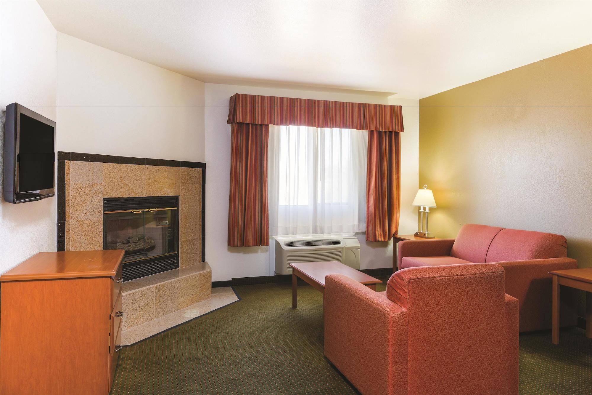 Baymont By Wyndham Tehachapi Hotel Eksteriør billede