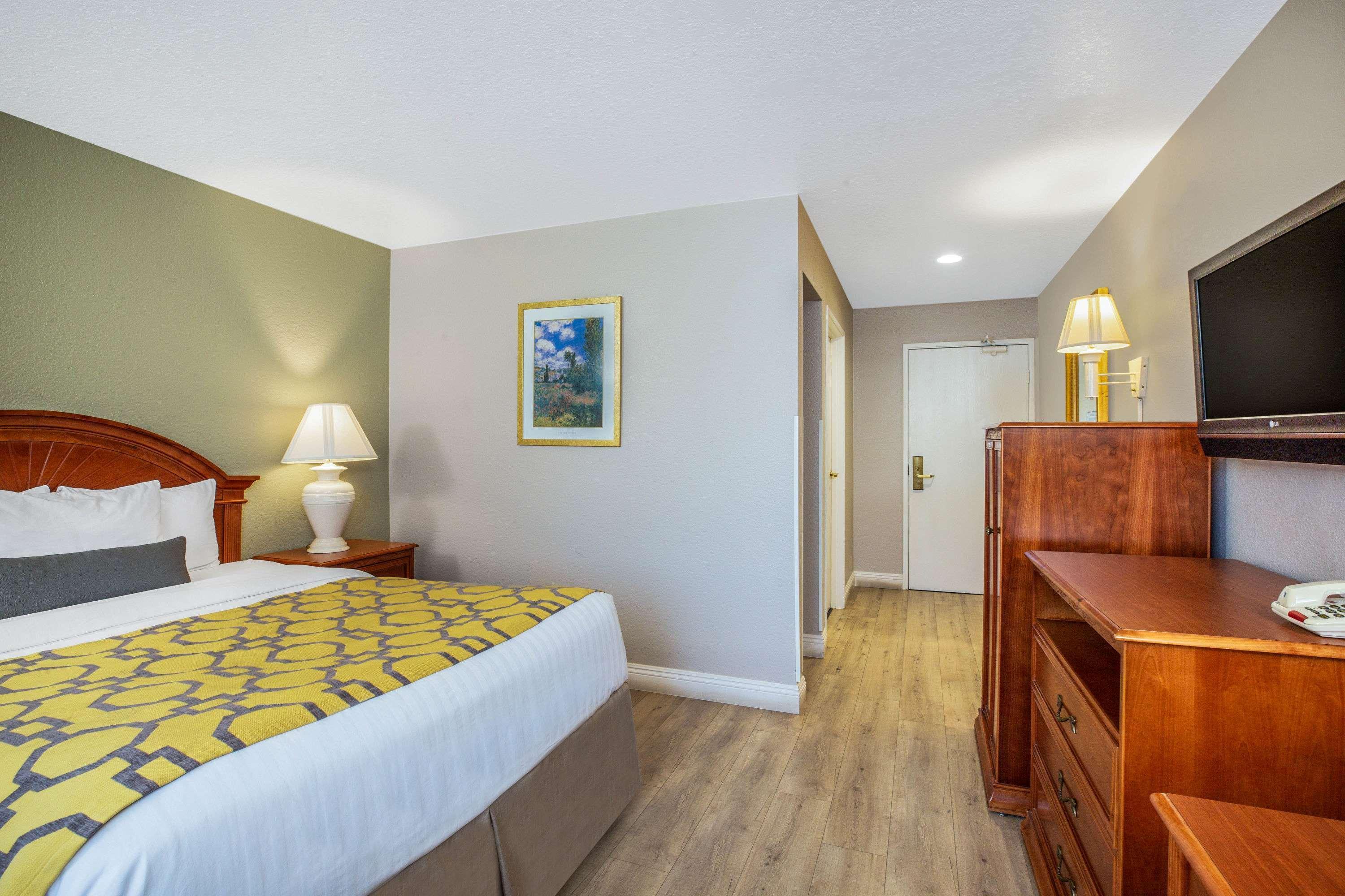Baymont By Wyndham Tehachapi Hotel Eksteriør billede