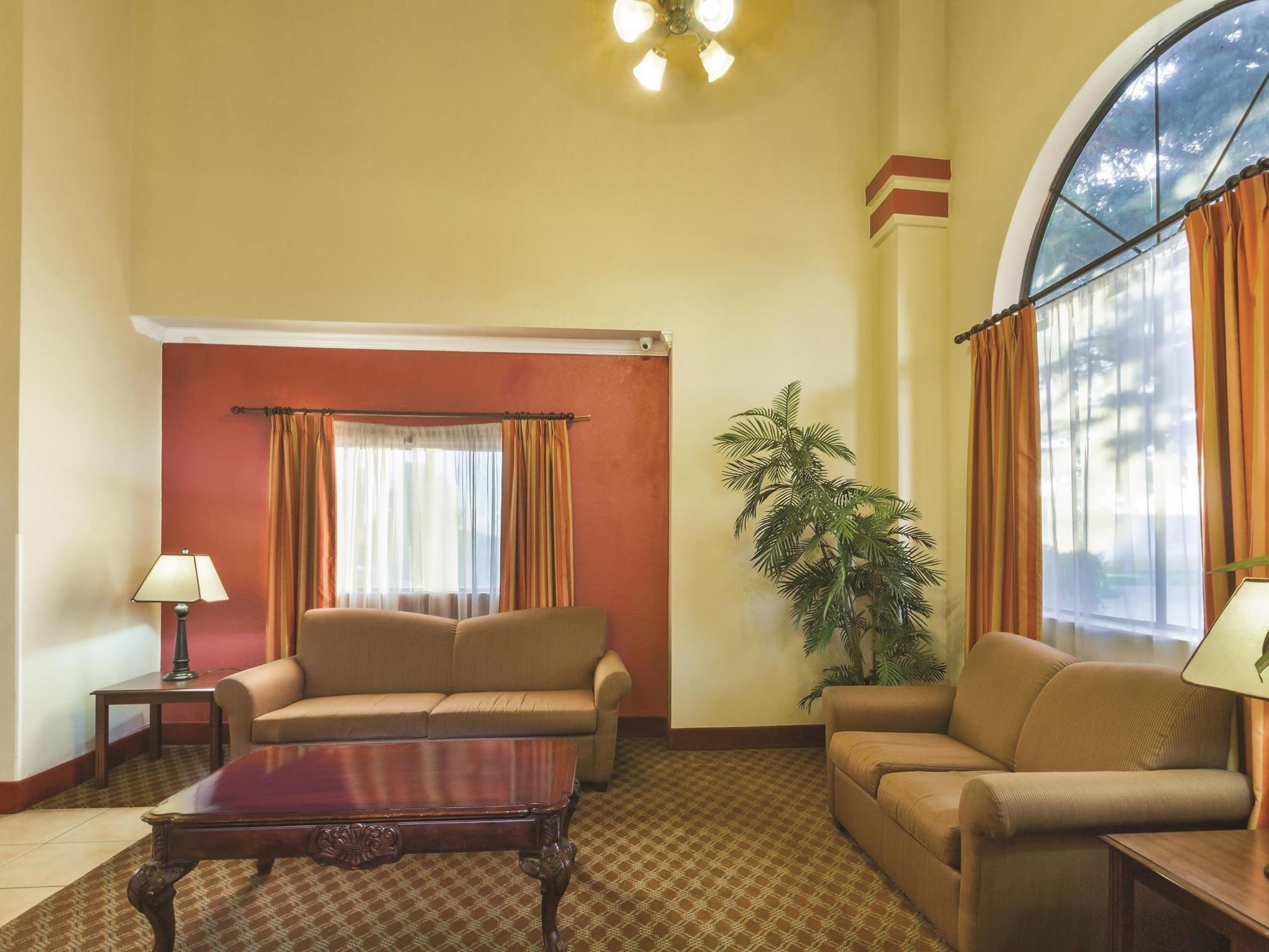 Baymont By Wyndham Tehachapi Hotel Eksteriør billede