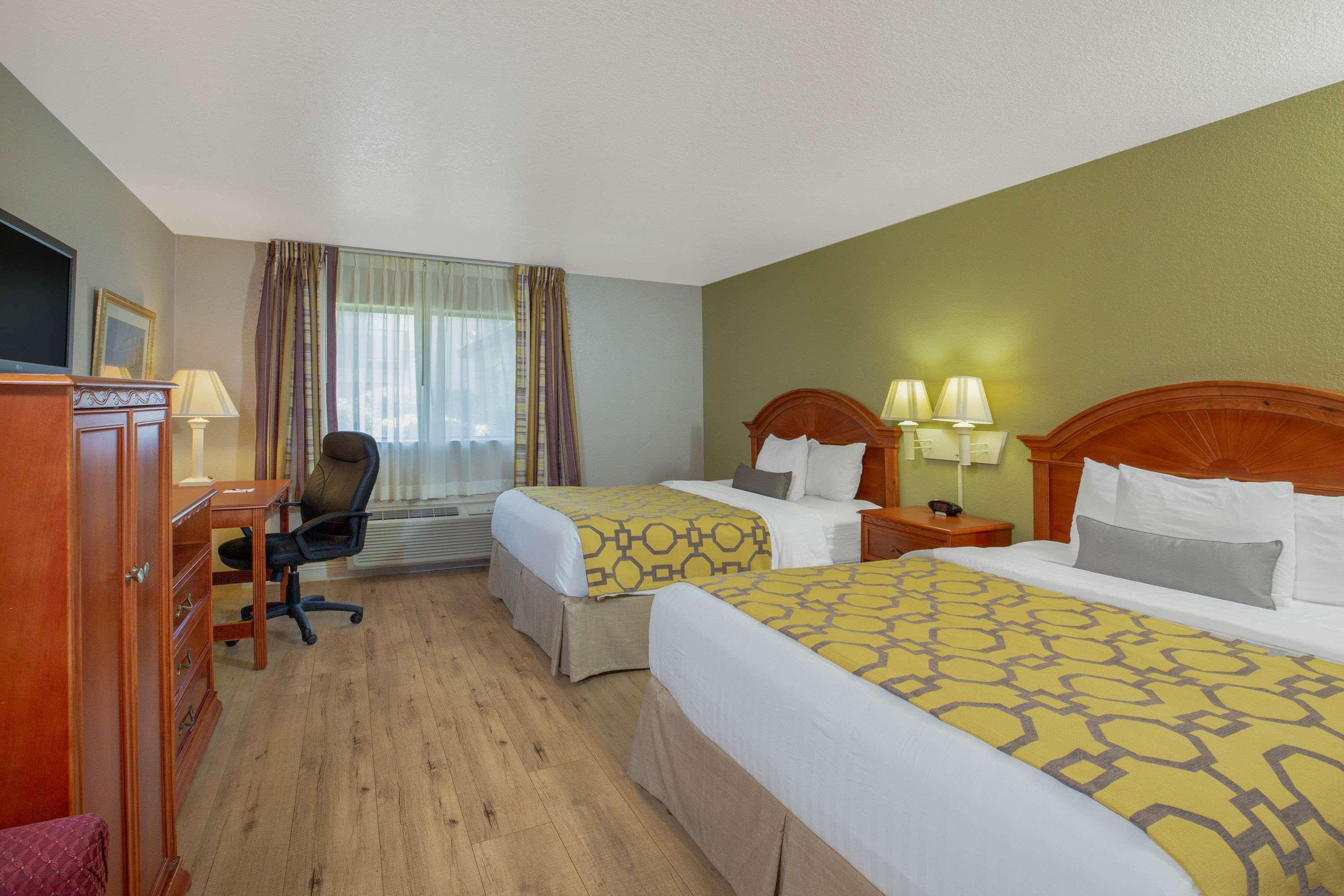 Baymont By Wyndham Tehachapi Hotel Eksteriør billede